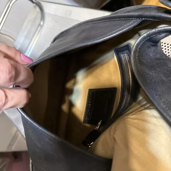 Coach Vintage Crescent Flap Turnlock Black Leather Shoulder/Crossbody Bag - Picture 10 of 16